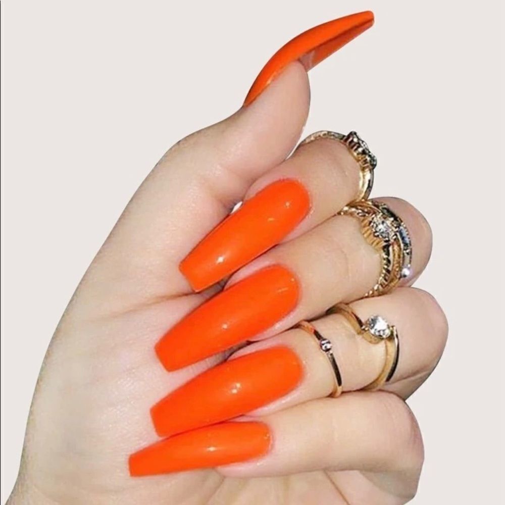 24 Piece Press On Nail Set